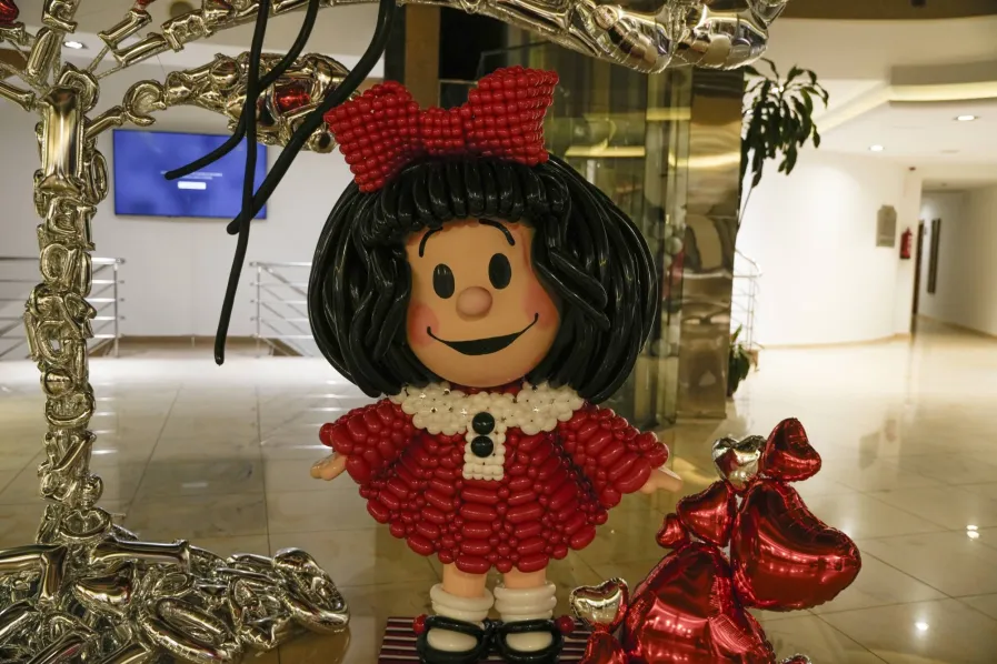AEDAG escultura globos Mafalda